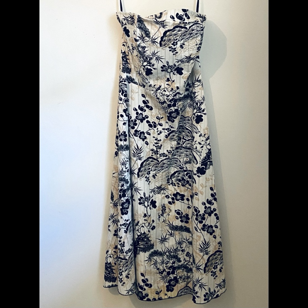 Strapless Sundress with floral orient pattern and A-line fit.